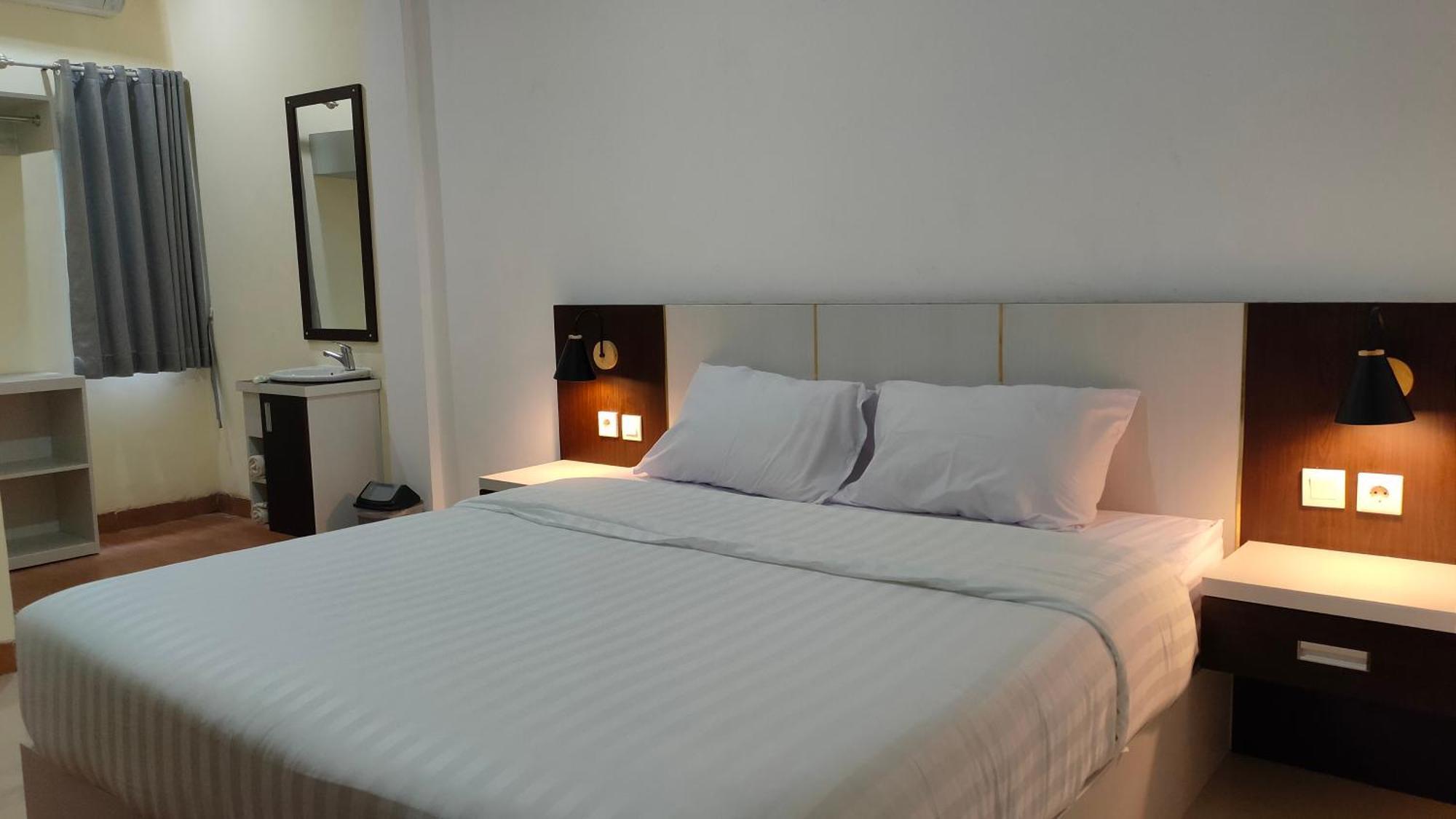 Hotel Tembok Batu 2*