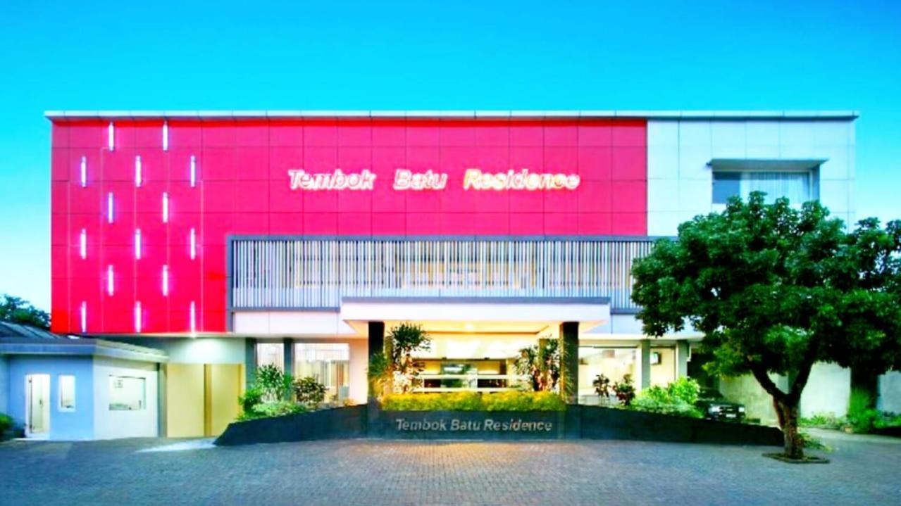 Hotel Tembok Batu