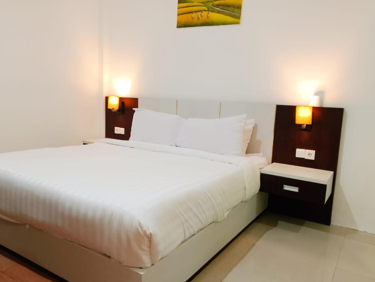 Tembok Batu Hotel